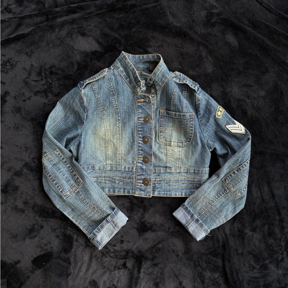 Cropped Denim Jacket with patches - One Tuff Babe brand
#y2k #denimjacket